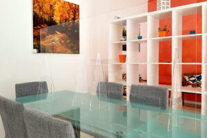 Barriere protettive in plexiglas: sono DPI?